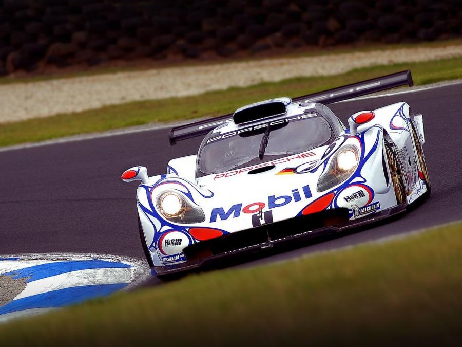  Porsche 911 GT1 1998 года  (фото 18 из 19)